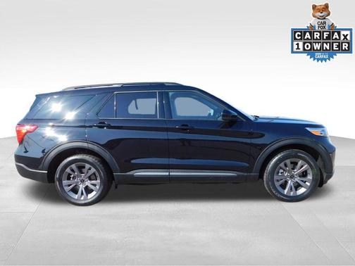 Black Metallic 2023 Ford Explorer XLT