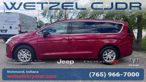 PR6 2027 Chrysler Pacifica SELECT