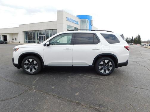 Platinum White Pearl 2026 Honda Pilot Elite