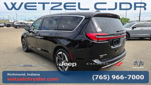 PXJ 2027 Chrysler Pacifica LIMITED