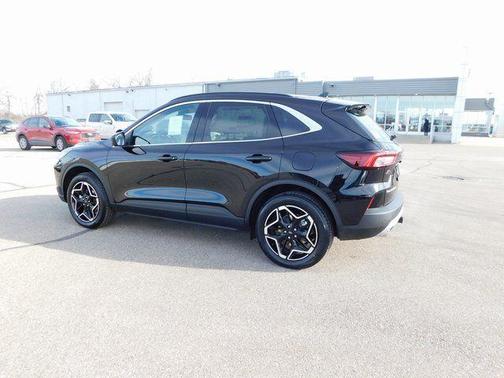 2026 Ford Escape Platinum