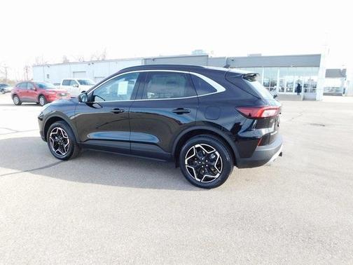 2026 Ford Escape Platinum