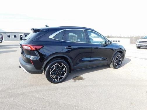 2026 Ford Escape Platinum