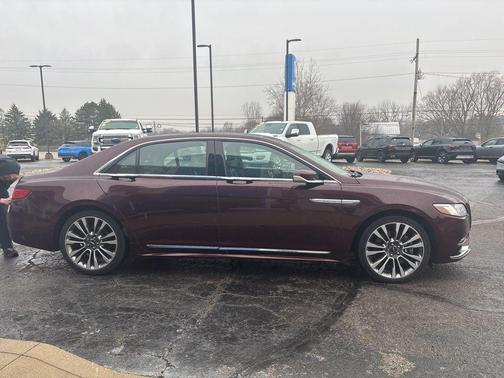 2017 Lincoln Continental Select