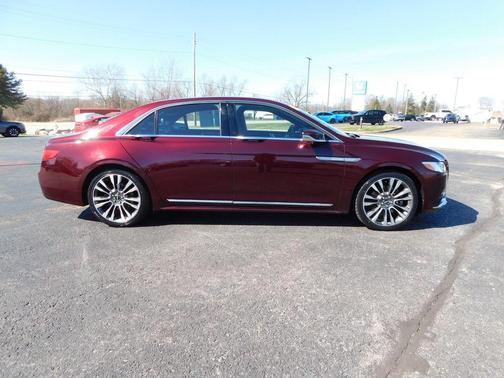 2017 Lincoln Continental Select