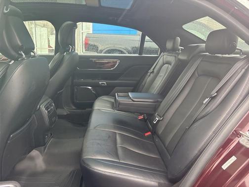 2017 Lincoln Continental Select