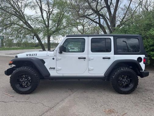Bright White Clearcoat 2024 Jeep Wrangler Sport
