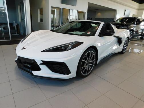 Arctic White 2023 Chevrolet Corvette Stingray w/2LT