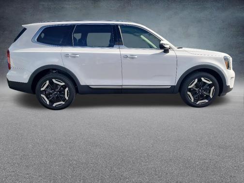 Glacial White Pearl 2024 Kia Telluride S