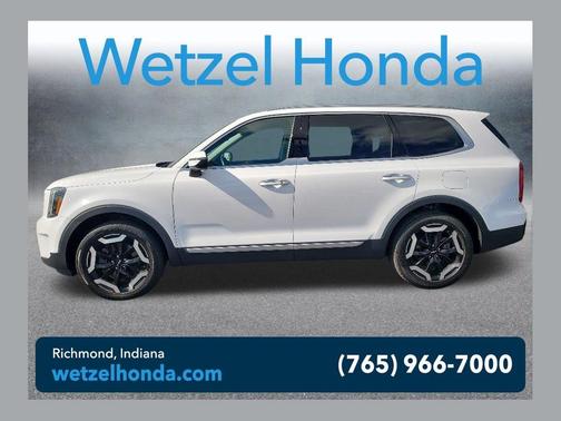 Glacial White Pearl 2024 Kia Telluride S