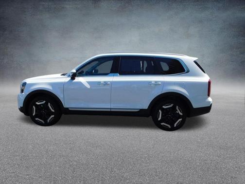 Glacial White Pearl 2024 Kia Telluride S