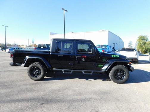 2023 Jeep Gladiator Sport
