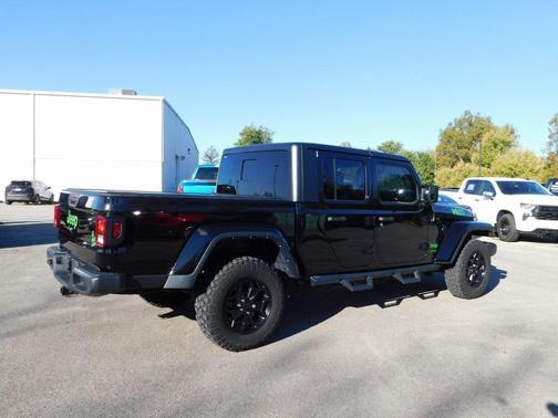2023 Jeep Gladiator Sport
