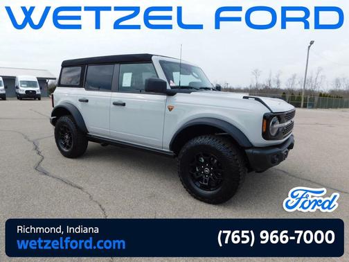 Avalanche Gray 2026 Ford Bronco Badlands