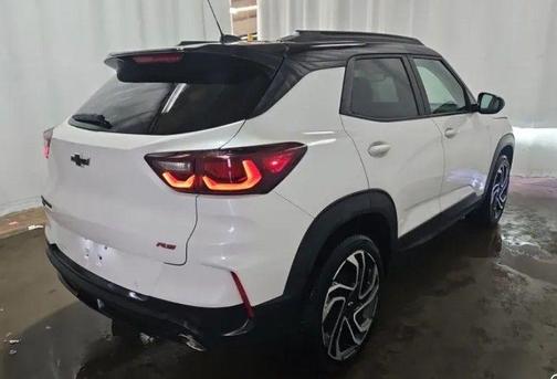 Iridescent Pearl Tricoat 2025 Chevrolet Trailblazer RS
