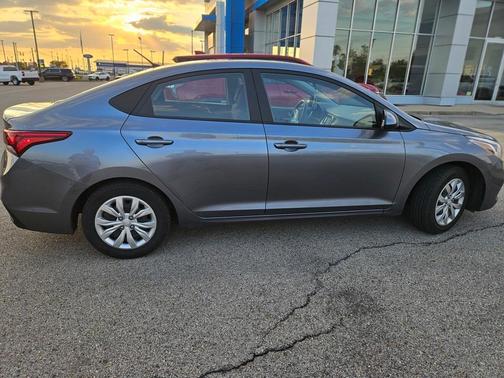 2019 Hyundai Accent SE
