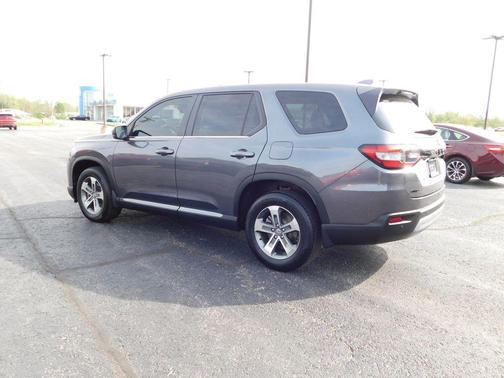 Modern Steel Metallic 2023 Honda Pilot EX-L 7-Passenger