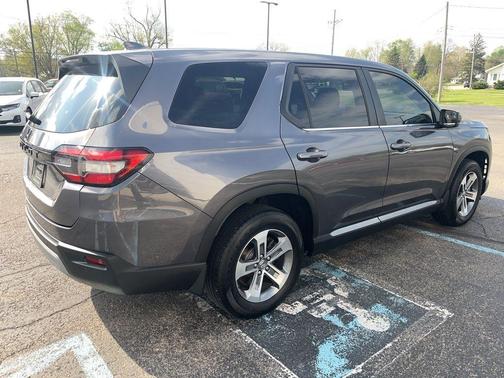 Modern Steel Metallic 2023 Honda Pilot EX-L 7-Passenger