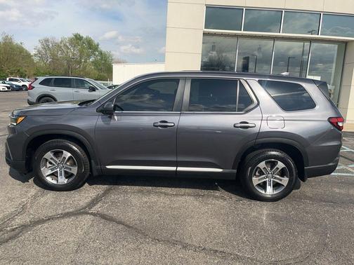 Modern Steel Metallic 2023 Honda Pilot EX-L 7-Passenger
