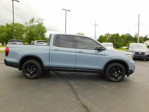 2025 Honda Ridgeline Black Edition