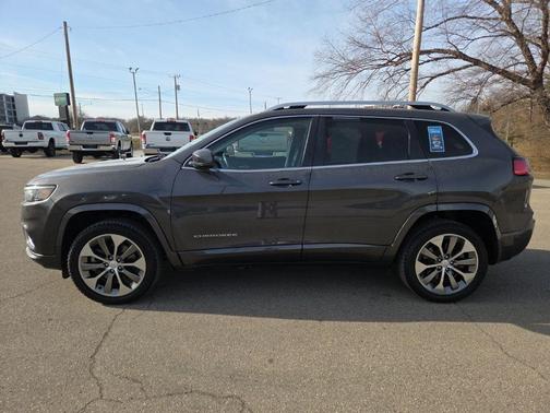 2019 Jeep Cherokee Overland