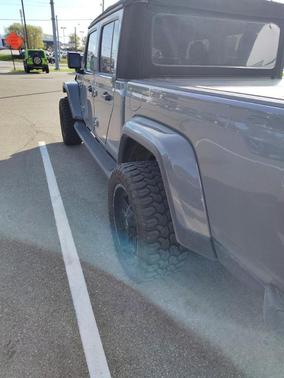 2021 Jeep Gladiator Sport