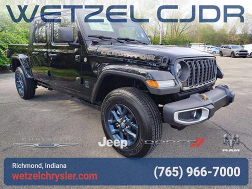 Black Clearcoat 2026 Jeep Gladiator 85th Anniversary Edition