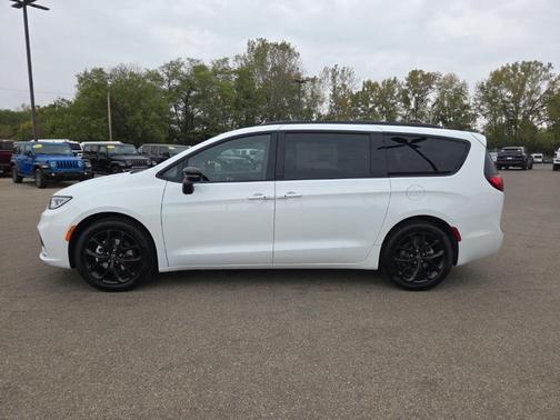 2026 Chrysler Pacifica Limited