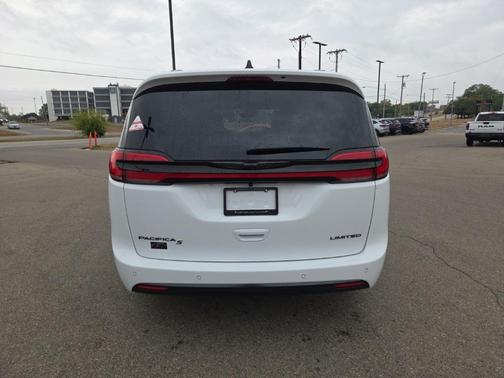 2026 Chrysler Pacifica Limited