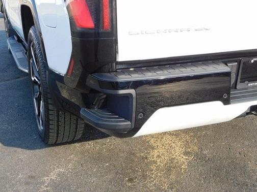 2025 GMC Sierra EV Denali