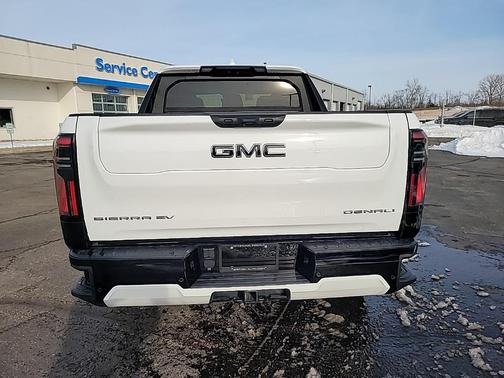 2025 GMC Sierra EV Denali
