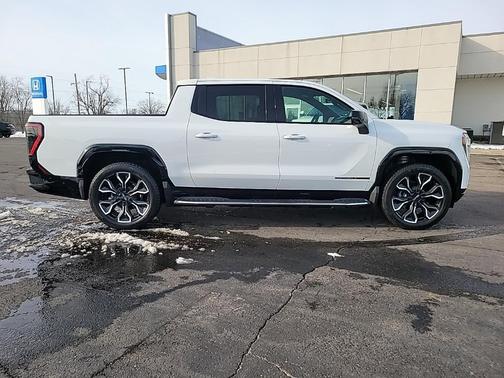 2025 GMC Sierra EV Denali