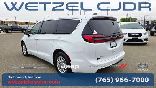PW7 2027 Chrysler Pacifica SELECT