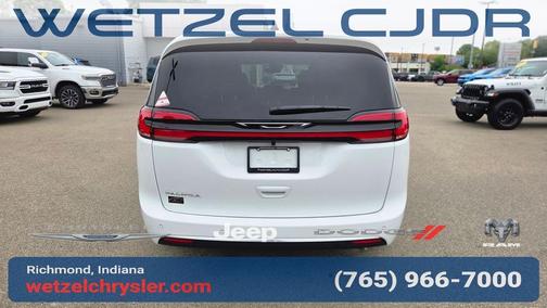 PW7 2027 Chrysler Pacifica SELECT