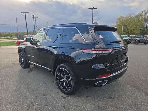 2025 Jeep Grand Cherokee Summit