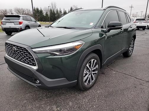 2025 Toyota Corolla Cross XLE