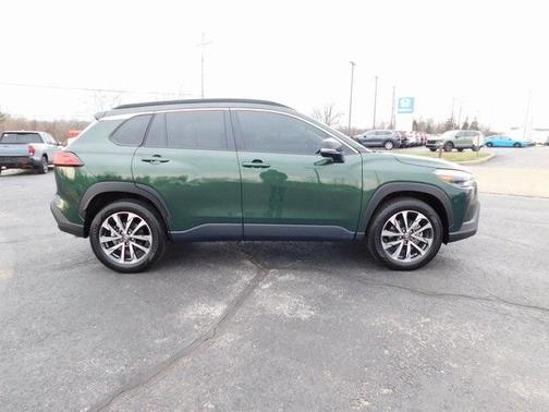 2025 Toyota Corolla Cross XLE