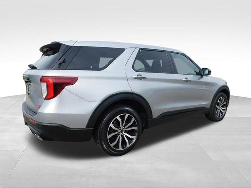 Silver Metallic 2021 Ford Explorer ST