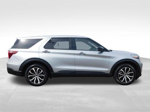 Silver Metallic 2021 Ford Explorer ST