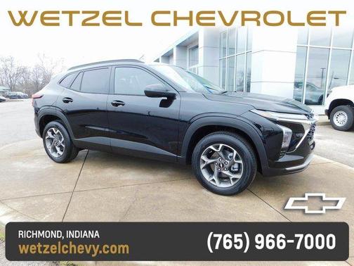 Mosaic Black Metallic 2026 Chevrolet Trax LT