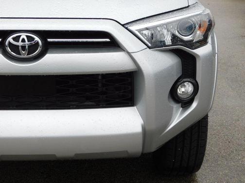 Classic Silver Metallic 2020 Toyota 4Runner SR5