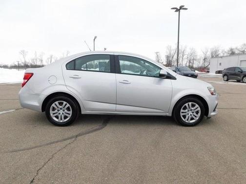 2017 Chevrolet Sonic LS