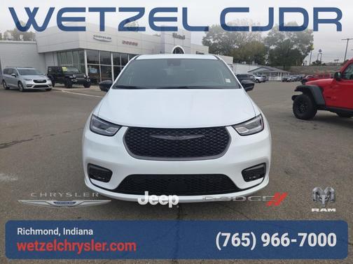 2026 Chrysler Pacifica Select