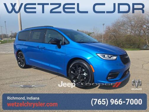 Hydro Blue Pearlcoat 2026 Chrysler Pacifica Select