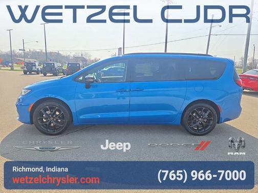 Hydro Blue Pearlcoat 2026 Chrysler Pacifica Select