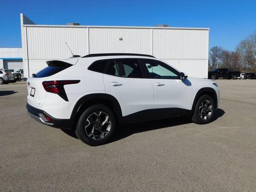 Summit White 2026 Chevrolet Trax LT