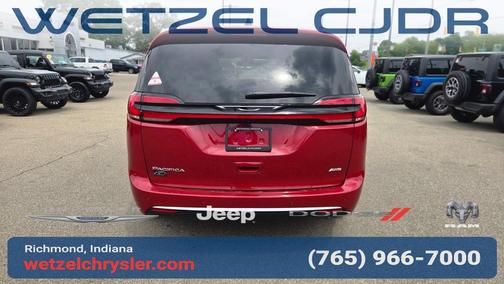 PR6 2027 Chrysler Pacifica SELECT
