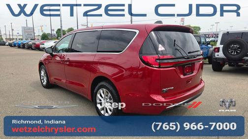 PR6 2027 Chrysler Pacifica SELECT
