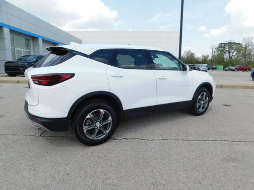 Summit White 2025 Chevrolet Blazer LT