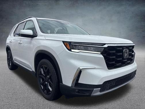 Platinum White Pearl 2025 Honda Pilot Sport